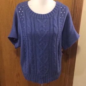 Sweater with short sleeves